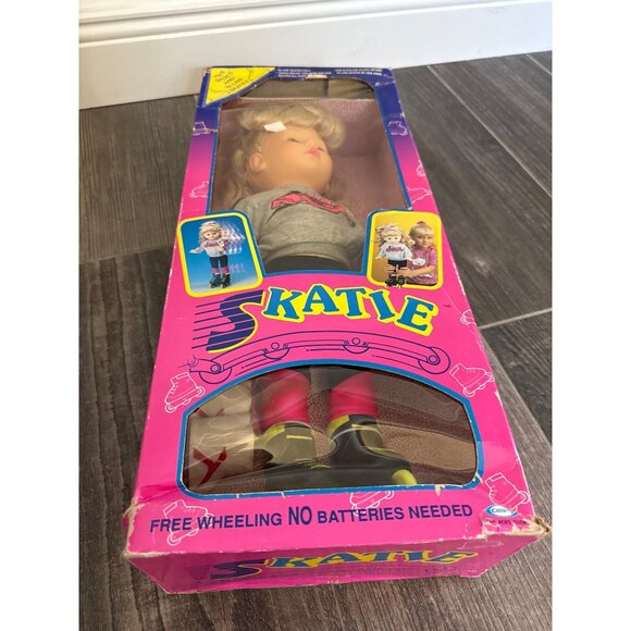 Vintage 1990 Skatie Katie Rollerblading Doll New in Box - Picture 5 of 7
